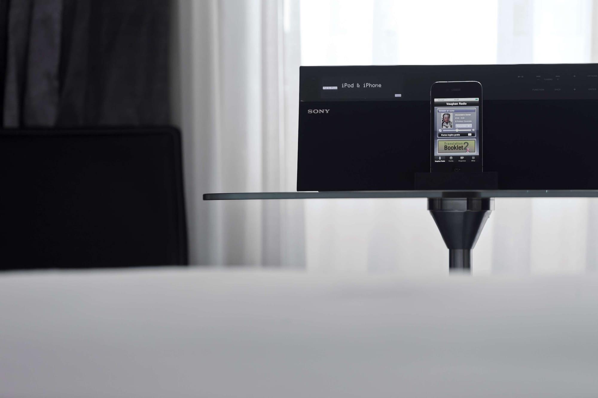 Hotel Lopez De Haro Більбао Екстер'єр фото The Apple Remote Dock