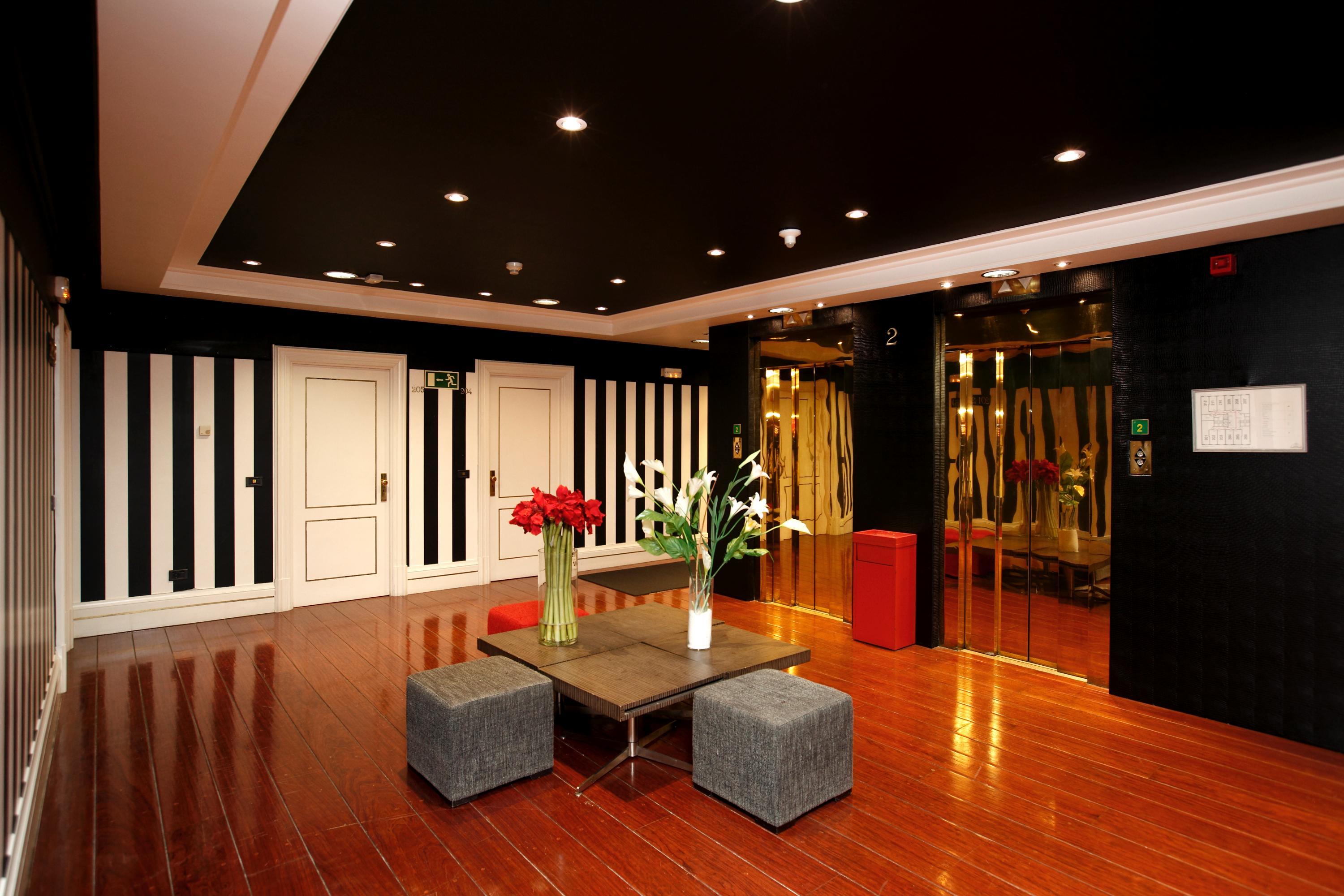 Hotel Lopez De Haro Більбао Екстер'єр фото Lobby