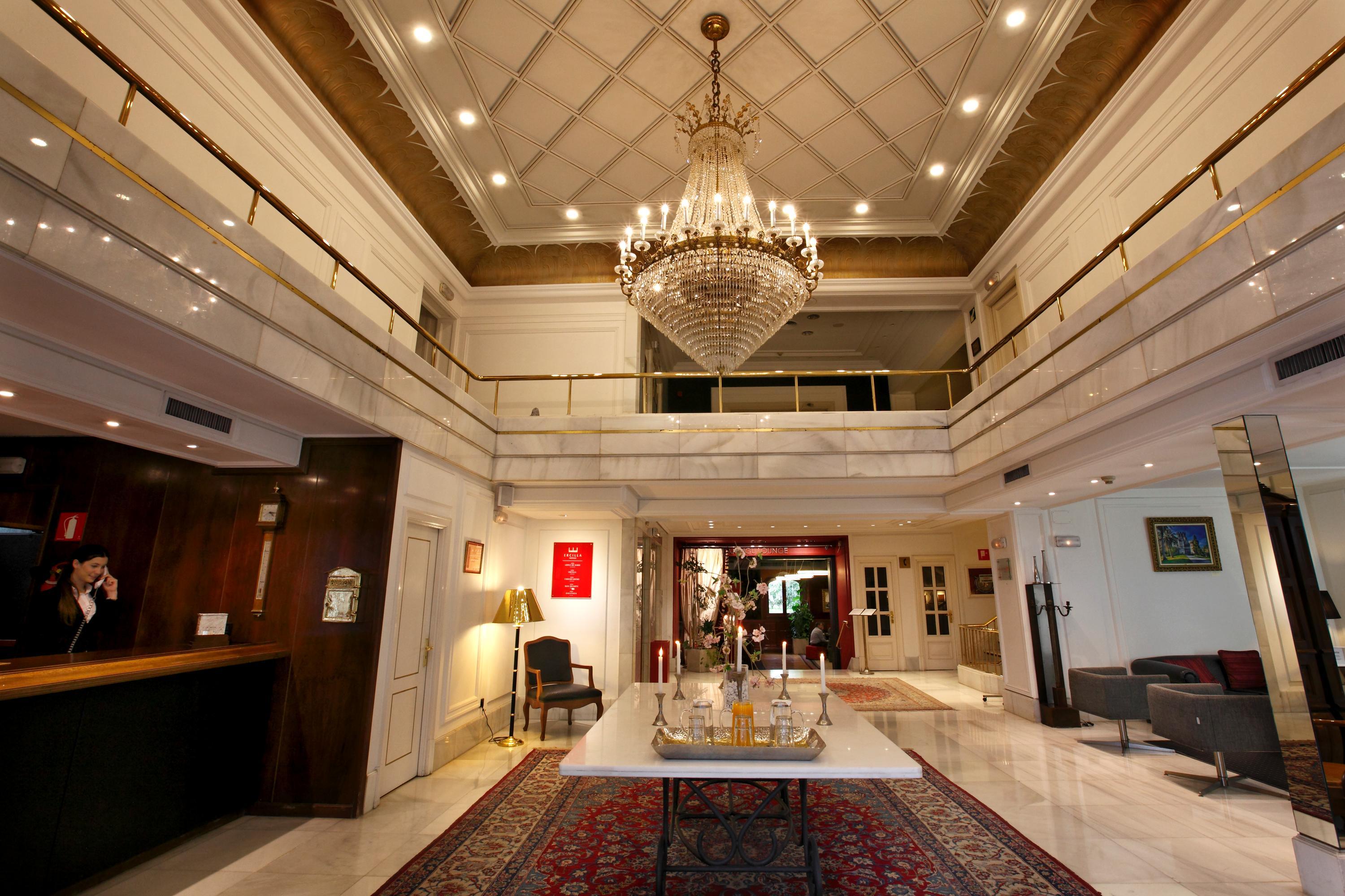 Hotel Lopez De Haro Більбао Екстер'єр фото The lobby of the hotel